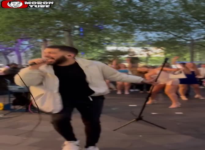 Video :How come I can't sing